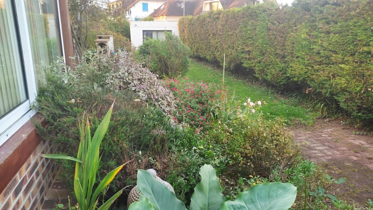 Chez Chon Et Jean-Marie Hermanville-sur-Mer Exterior photo
